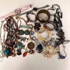 Vintage Jewellery lot of 38 pieces Brooches Necklaces Earrings Bracelets Watch